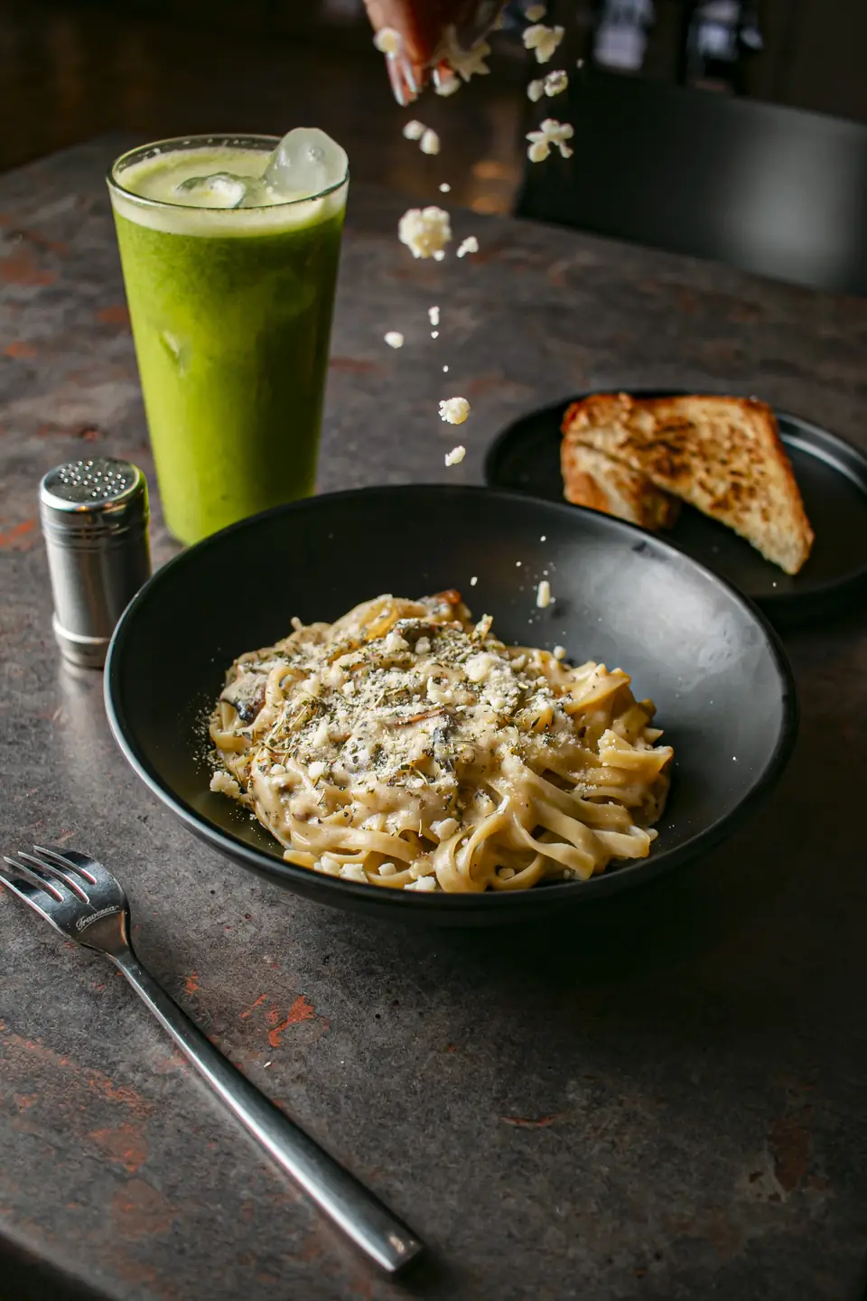 Fettuccini alfredo con parmesano